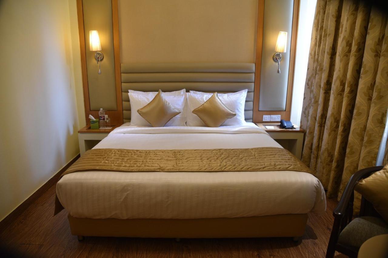 Opulent By Udman Chhattarpur New Delhi Exterior photo