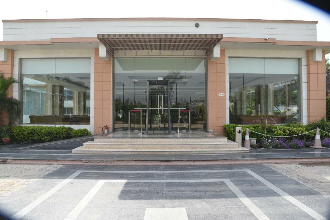 Opulent By Udman Chhattarpur New Delhi Exterior photo